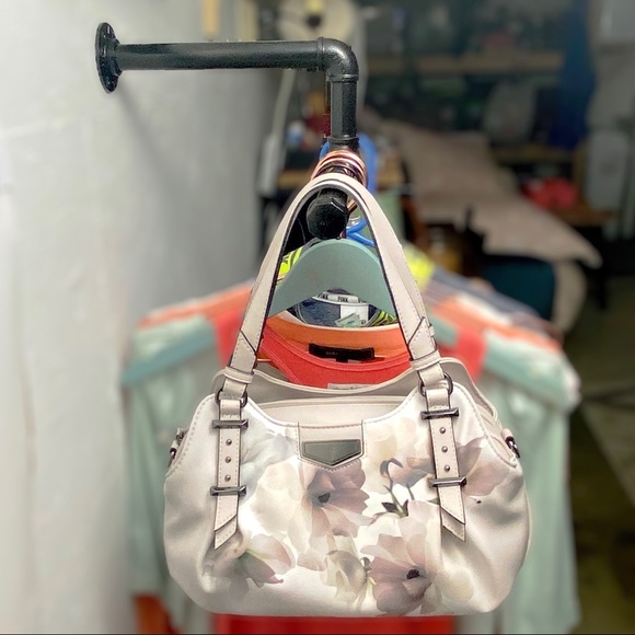 Simply Vera Vera Wang | Buena Satchel - Picture 12 of 13